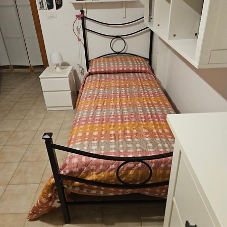 Stanza In Appartamento Privato Zona San Vitale ボローニャ エクステリア 写真