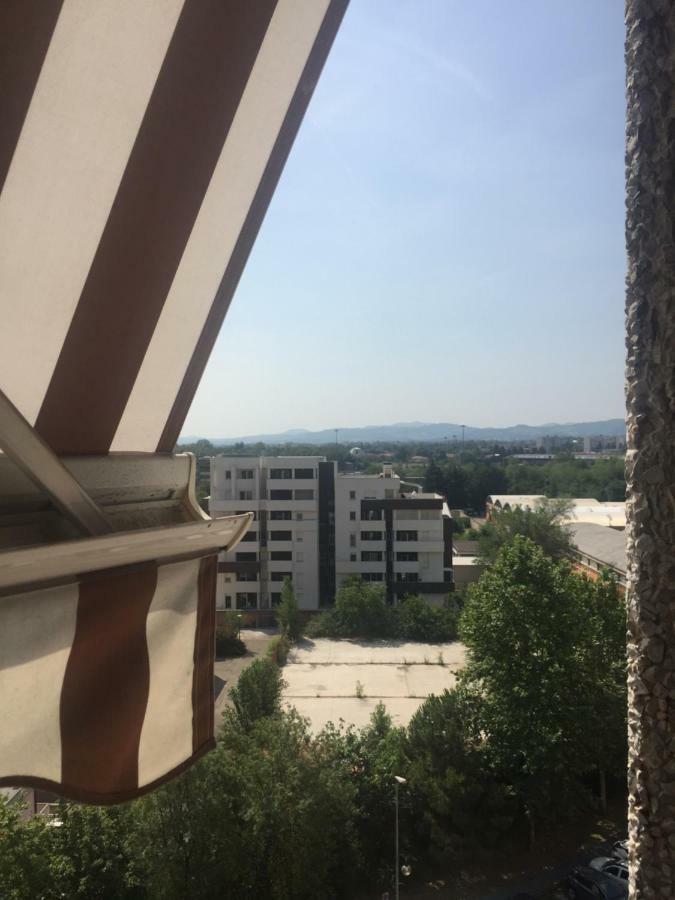 Stanza In Appartamento Privato Zona San Vitale ボローニャ エクステリア 写真